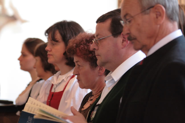 Die Solisten sind bereit mit strahlenden Klängen die Messe zu Untermalen