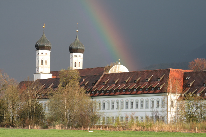 Die Basilkia im Regenbogen